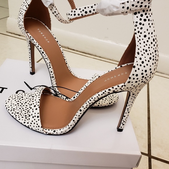 Black and white heels - Picture 6 of 7